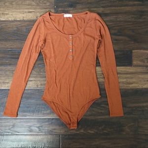 SOCIALITE bodysuit burnt orange size Xs